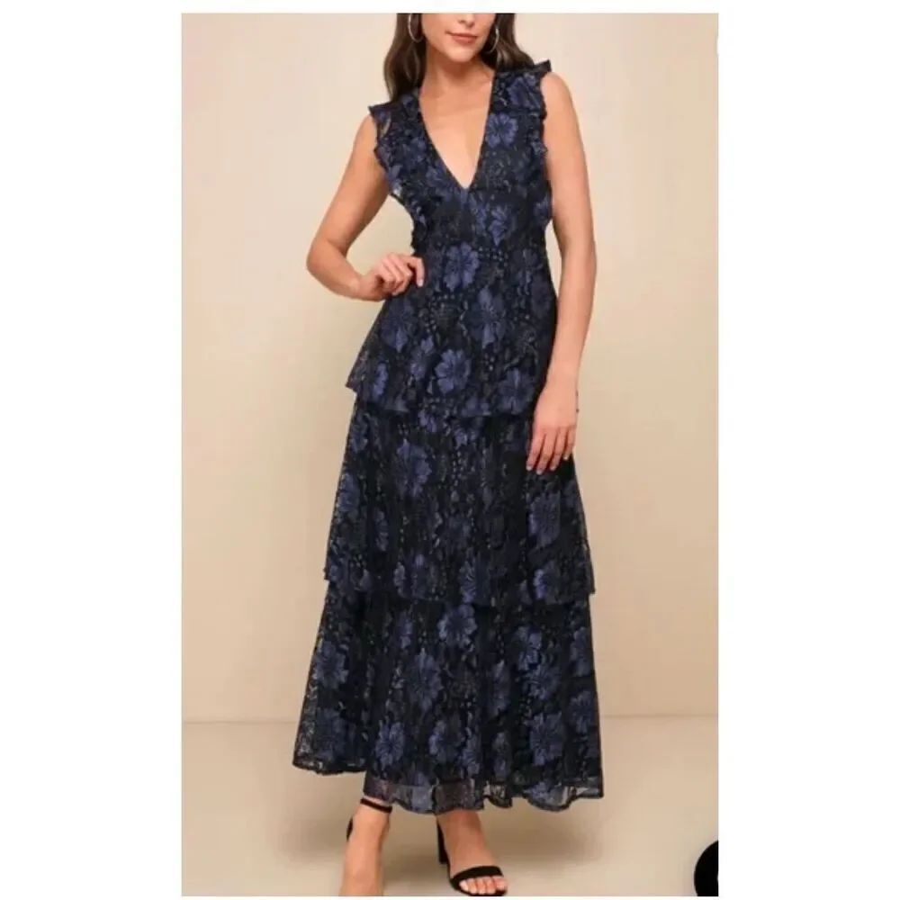 Lulu’s NWT Molinetto Navy blue lace Ruffle tiered maxi dress L